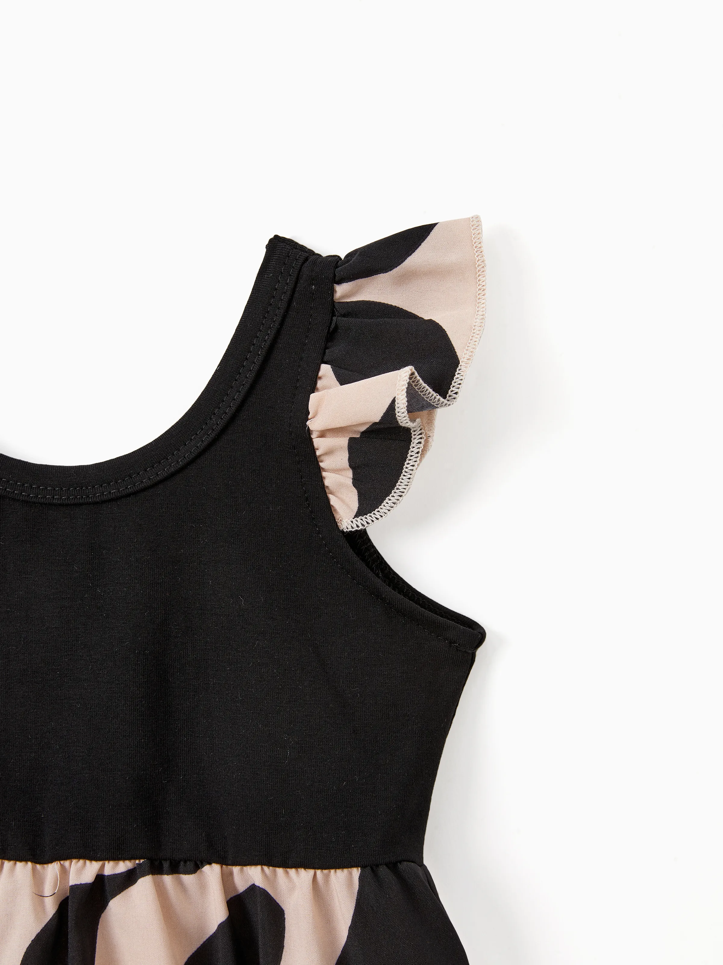 Mommy & me Cross Back Floral Strap Dress and Colorblock Top Sets Black - Image 12
